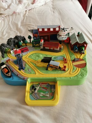 thomas magnetic train track