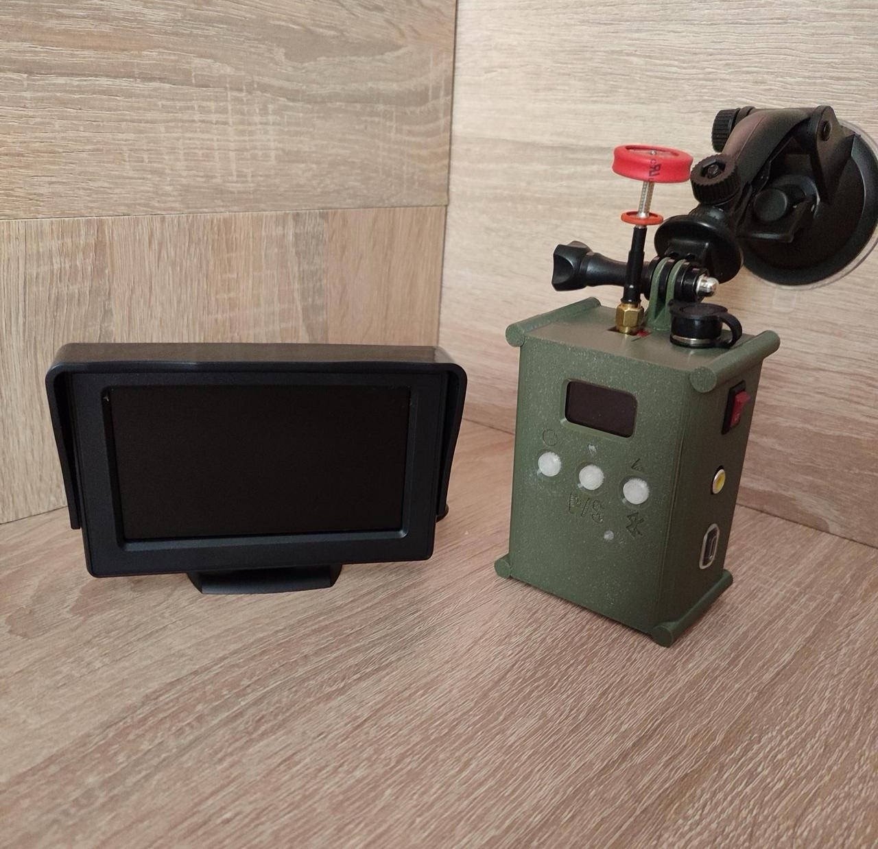 SOVA-1 FPV Drone Detector 5.3–5.9GHz Video Scanner w/ 4.3” Monitor