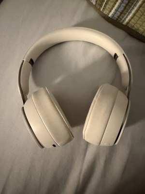 Beats by Dr. Dre Solo Pro Over-Ear Headphones Ivory Wireless Bluetooth