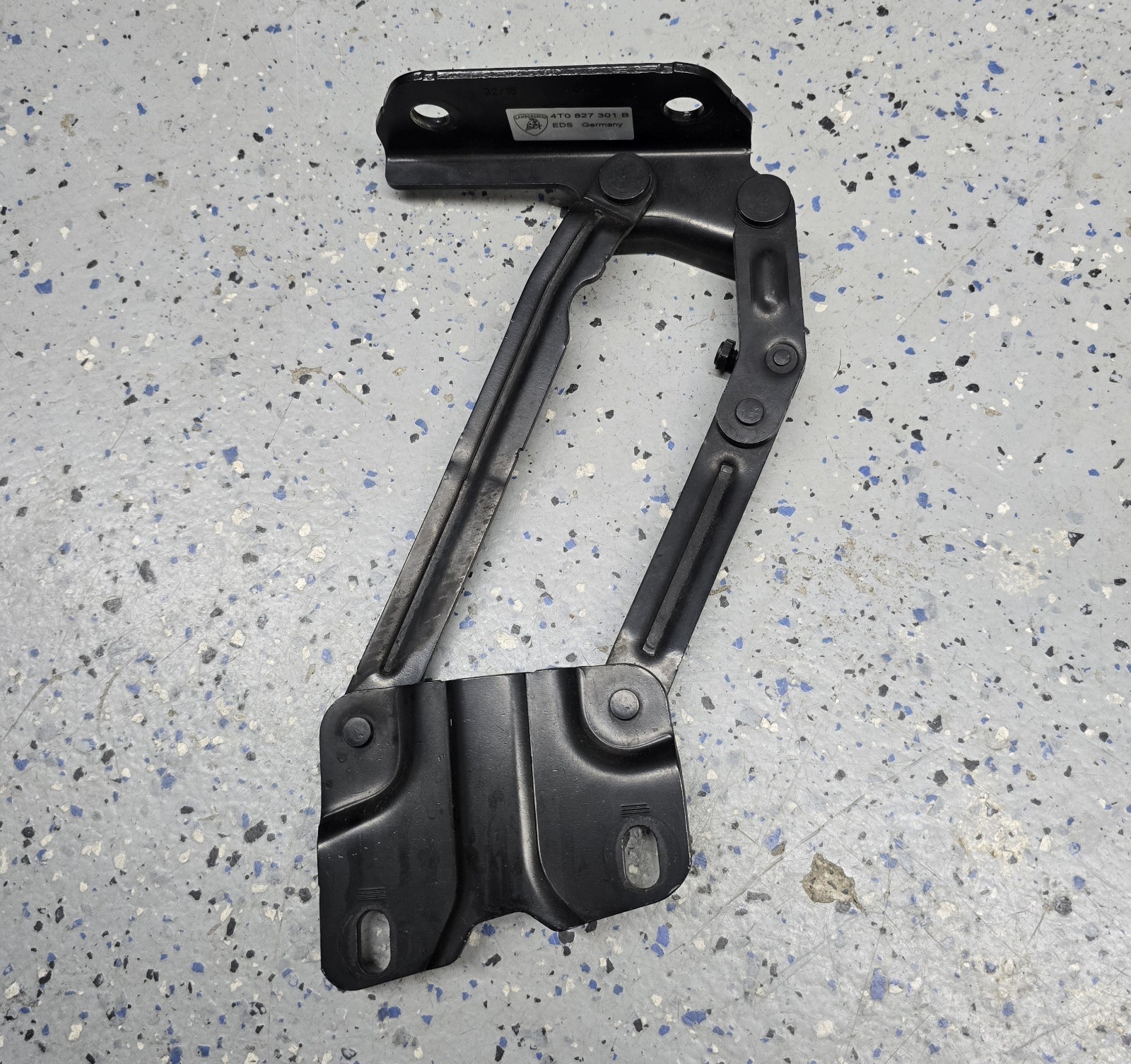 Lamborghini Revuelto Left Hinge 4T0827301B