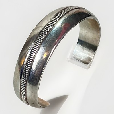 VTG Navajo Sterling Silver Wide Ribbed  Cuff Bracelet Signed R Lee 27.5g