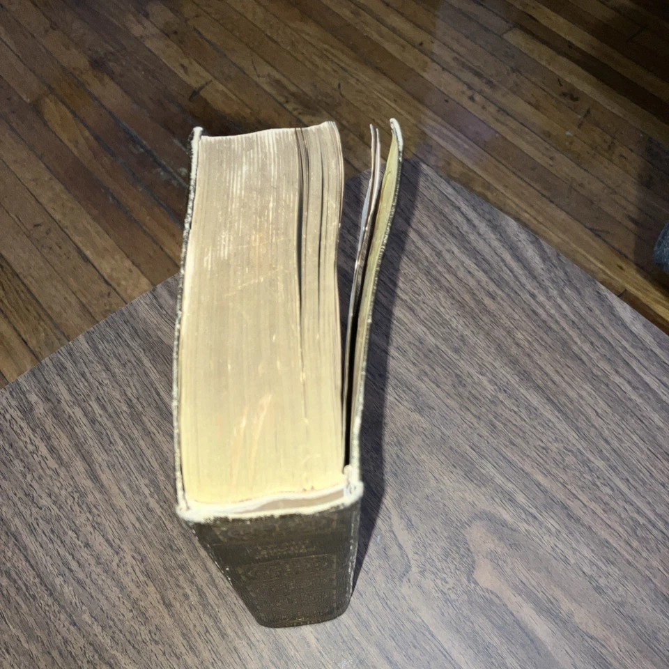 The Complete Short Stories and Famous Essays of Mark Twain 1928 Volume One - Image 3 of 4