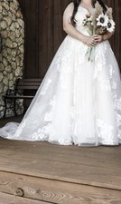 Oleg Cassini Wedding Dress