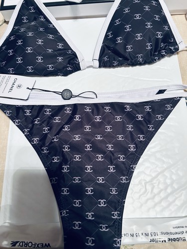 Chanel Bikini - Bild 2 von 3
