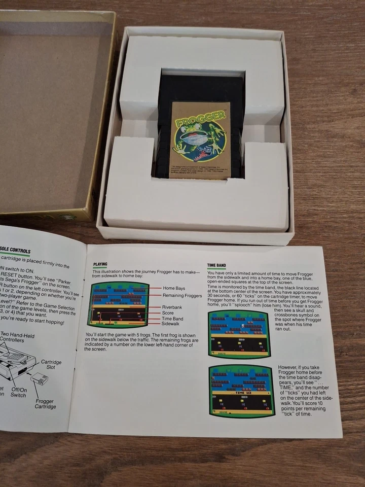 Intellivision Frogger with Box and Manual EUC - Image 4 of 4