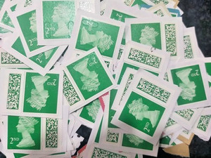 250 estampillas verdes de código de barras de segunda clase sin franquear en papel