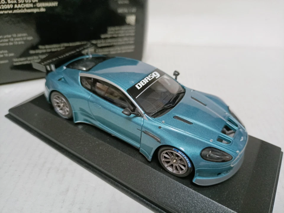 MINICHAMPS ASTON MARTIN DBRS9 LAUNCH VERSION 2006 BLUE Resin car model - Image 4 of 4
