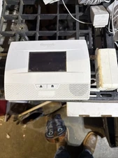 Honeywell Lynx Touch 5210 -24 Self Contained Security Control Panel