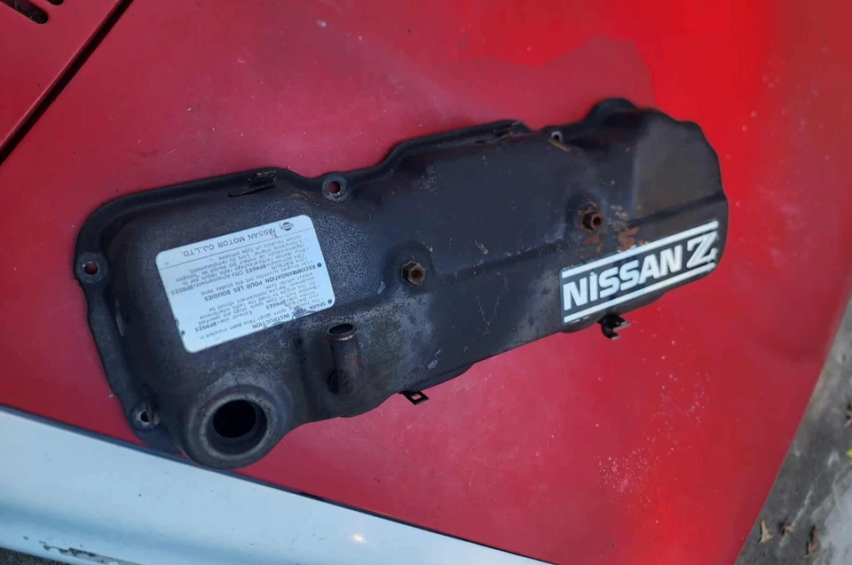 Cubierta de válvula para camioneta Datsun/Nissan D21 720 1980-1986 2/4x4 Z24 OEM Foto 2 de 4