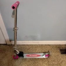 Razor AW Kick Scooter Pink