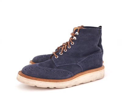 $589 | TRICKERS UK 7 US 8 D WING TIP STOW BOOT NAVY SUEDE VIBRAM