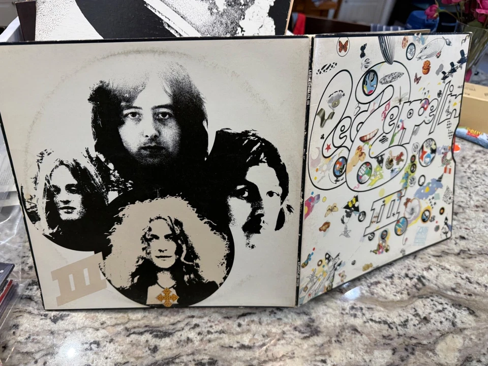 LED ZEPPELIN - LED ZEPPELIN III - Vinyl LP 1970'S PRESS VG++/NM- VINYL LP WHEEL Foto 3 de 4