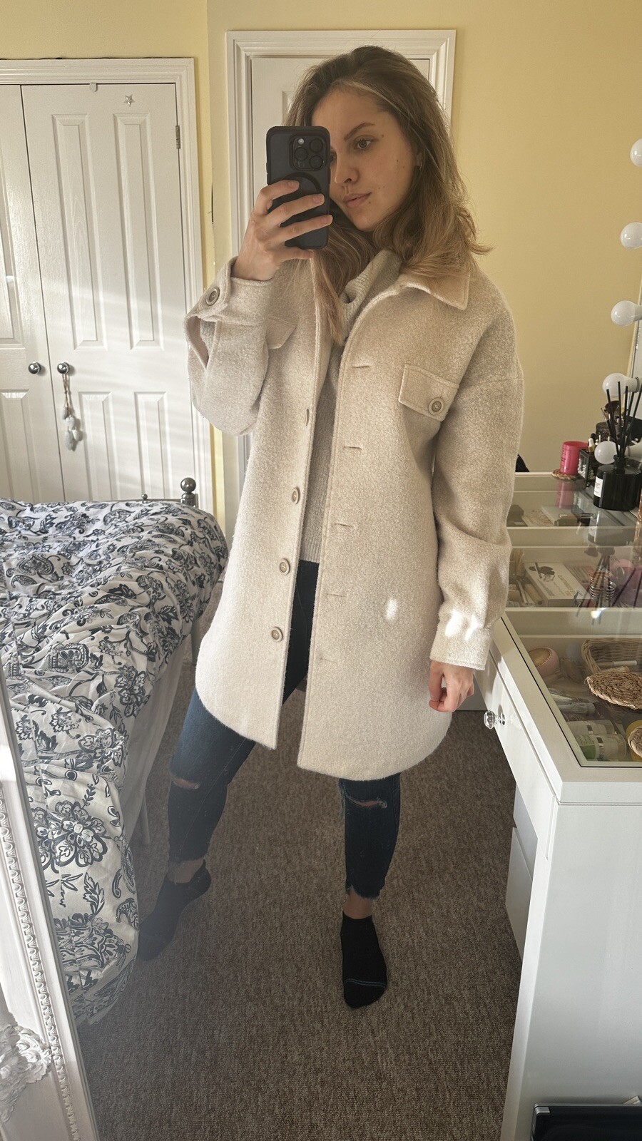 Nicole Farhi white coat with Wool in size 6/8