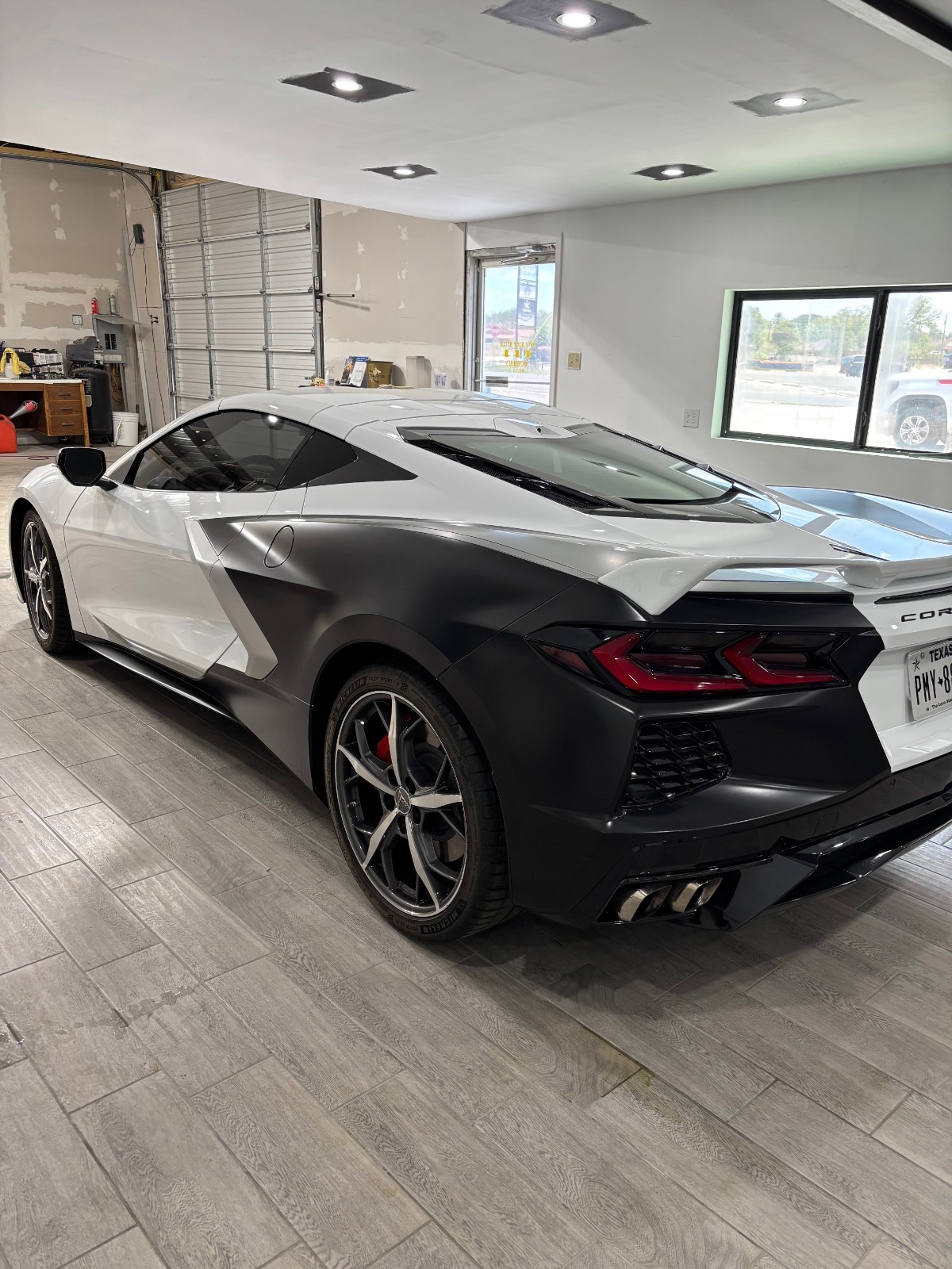 2021 White Chevrolet Corvette   | C8 Corvette Photo 4