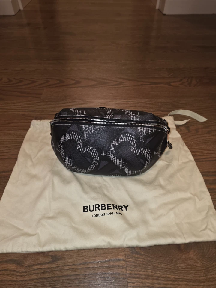 Pre-Owned Burberry TB Monogram  Bumbag / Belt Bag PVC Black  (Good) - Image 2 of 4