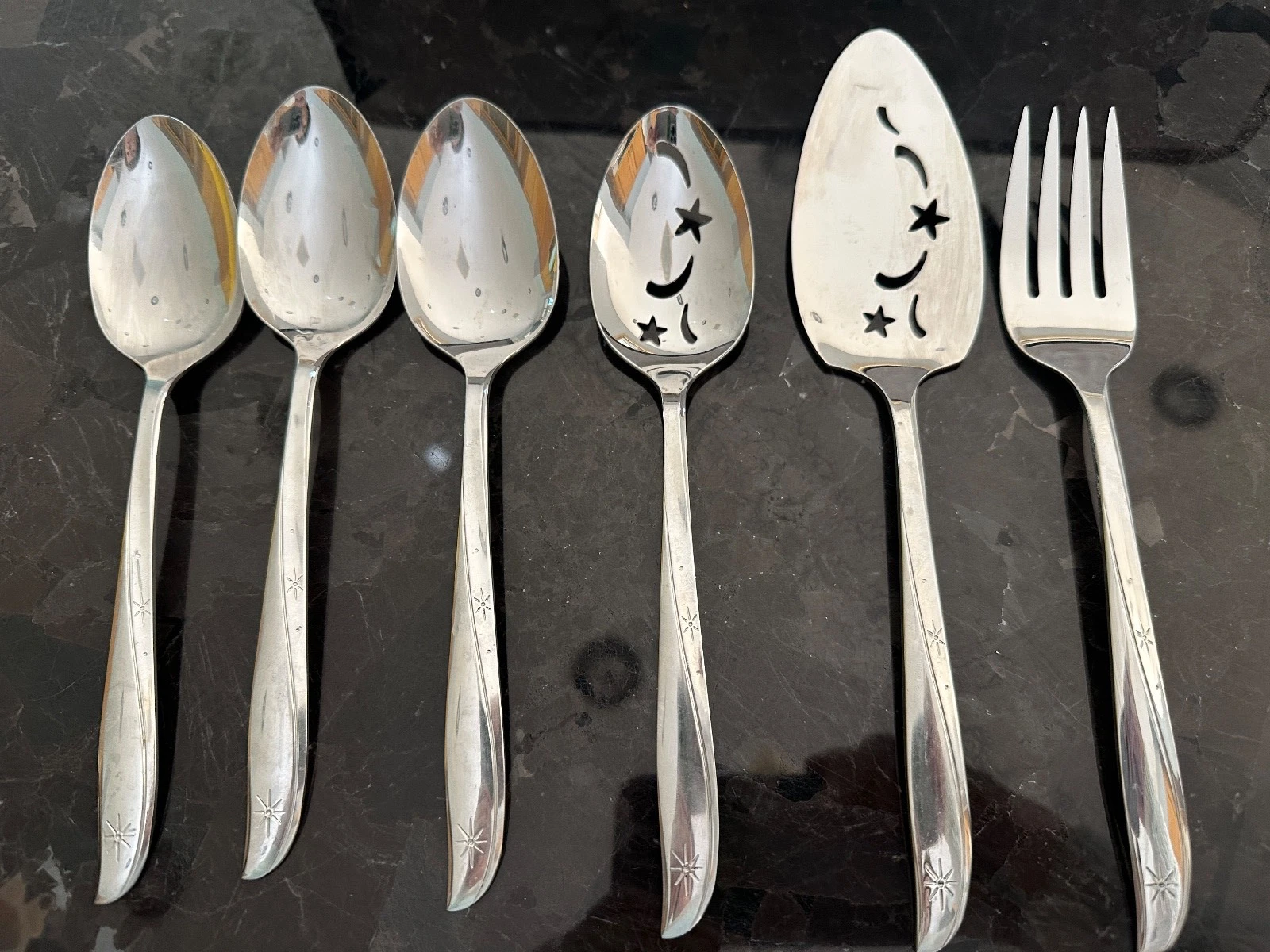 Oneida Community Twin Star Stainless Flatware 6 Pc Serving Spoons Forks EXCELL
Opens in a new window