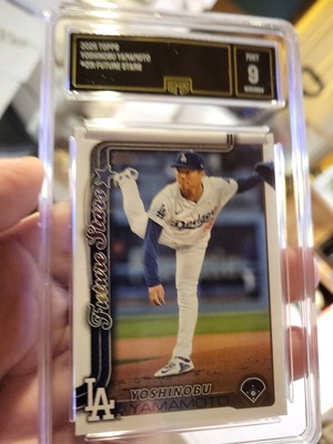 2025 Topps Series 1 - Future Stars Yoshinobu Yamamoto #231 for