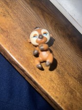WOWWEE Fingerlings Rare Sloth, 1.5" tall Brown with tan eye area