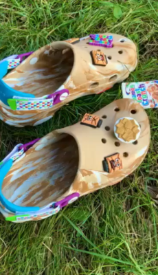 Crocs Cinnamon toast Crunch Limited Collaboration Clog US  display picture 3