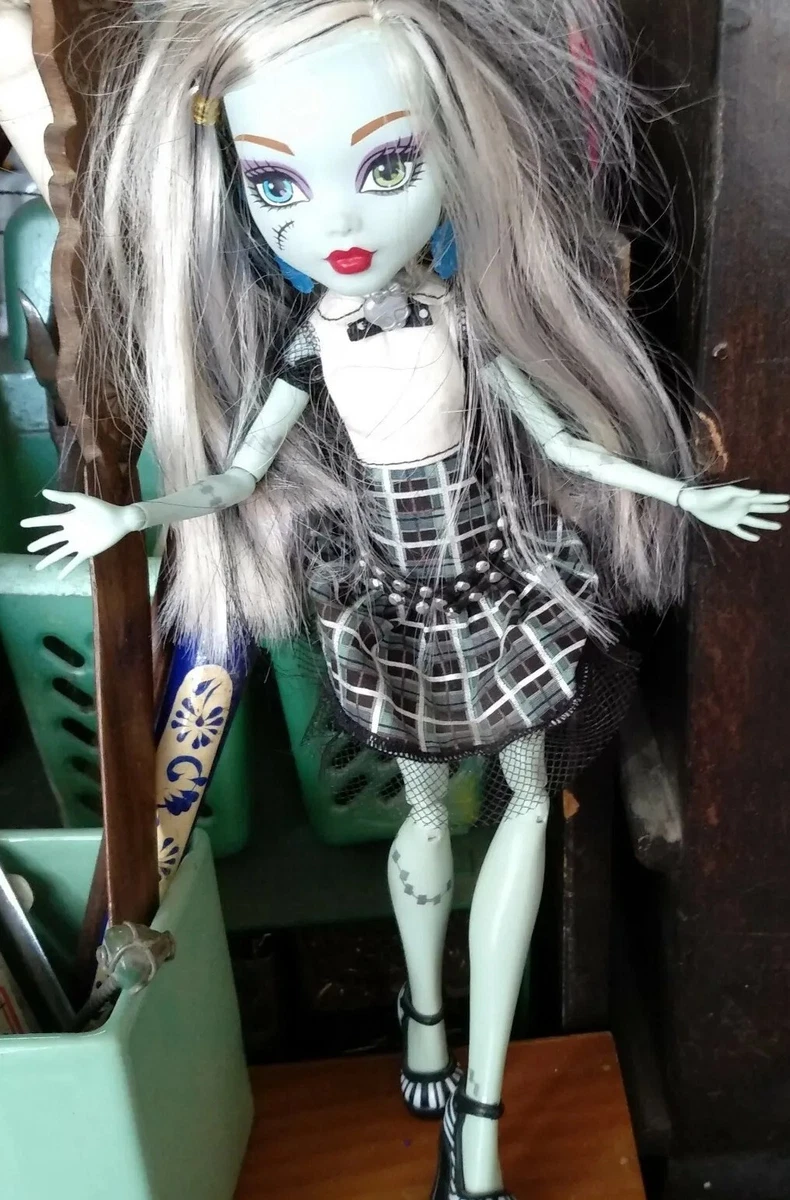 monster high Barbie Dolls