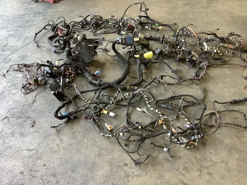 Audi A3 2006 2,0 T carrocería tracción delantera arnés de cableado con caja de fusibles de cabina OEM+ Foto 4 de 4