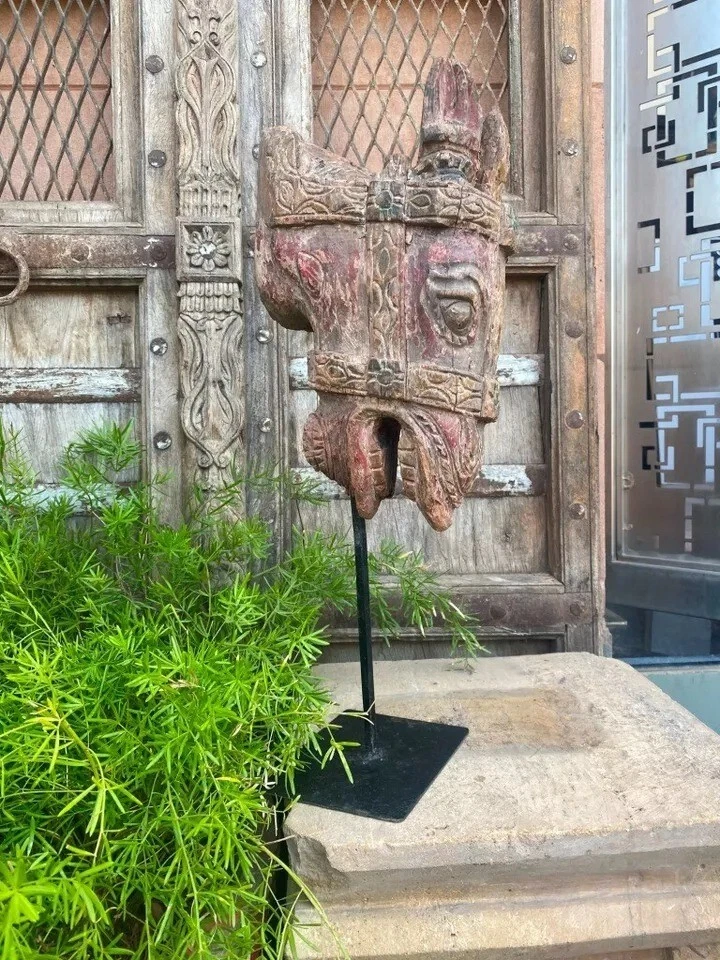 Antigua estatuilla pintada con cabeza de caballo tallada a mano de madera antigua de 1700 de 17" Foto 2 de 4