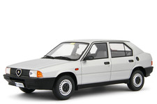 LAUDORACING-MODELS 1:18 Alfa Romeo 33 1.3S Edizione 1985 LM211B