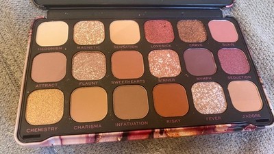 Revolution Forever Flawless Lidschattenpalette Allure