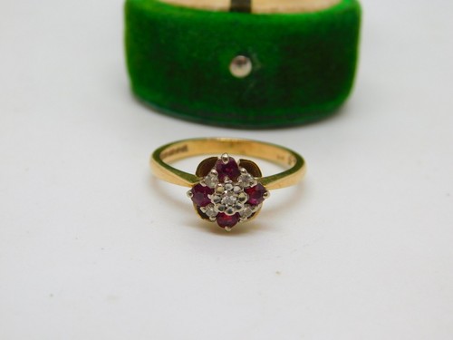 9ct Yellow Gold, Diamond & Ruby Set Floral Cluster Ring Vintage 1975 Birmingham - Picture 4 of 5