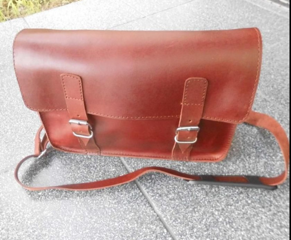 Sacoche vélo antichoc en cuir pour protéger votre Mac et iPad de la pluie