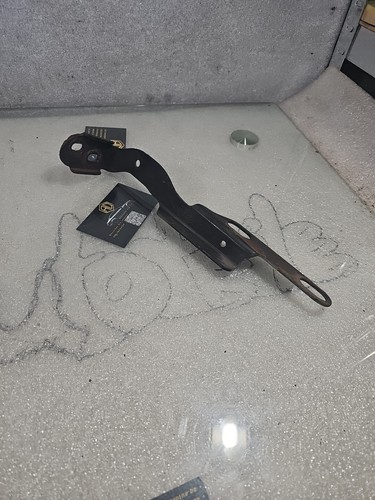 Mercedes-Benz C-Klasse W204 Katalysatorhalter links A2044926041