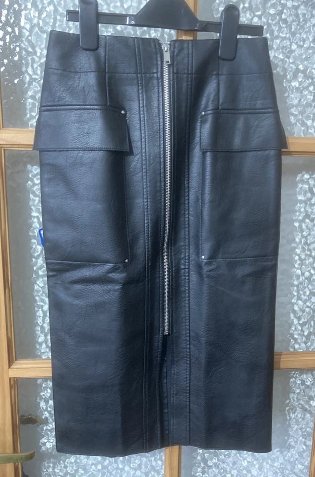 Womans River Island Black Faux Leather Skirt (UK Size 6) - Image 2 of 4