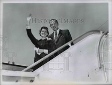 1955 Press Photo Robert W Sarnoff - nee07565