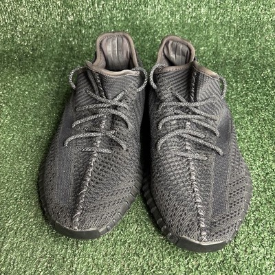 スニーカー  yeezy 350 v2 black(FU9006) Adidas Yeezy Boost 350 V2 Black Non Reflective FU9006 Men's Size 8