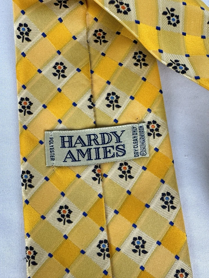 Gravata masculina vintage Hardy Amies amarela 9cm de largura poliéster 138cm de comprimento - Imagem 3 de 4