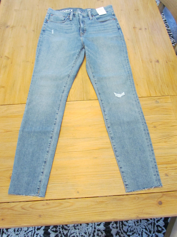 NWT J.Crew Women's Size 29 Medium Wash 10" Toothpick Jean Style # BF505