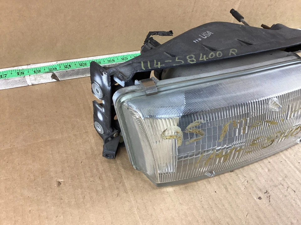 Farol dianteiro direito do passageiro Nissan Maxima 1995-1996 2601040U26 fabricante de equipamento original - Imagem 2 de 4