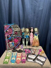 Monster High Doll Case 2013 Coffin Casket Shape Plaid Zipper Front  4 Dolls S6
