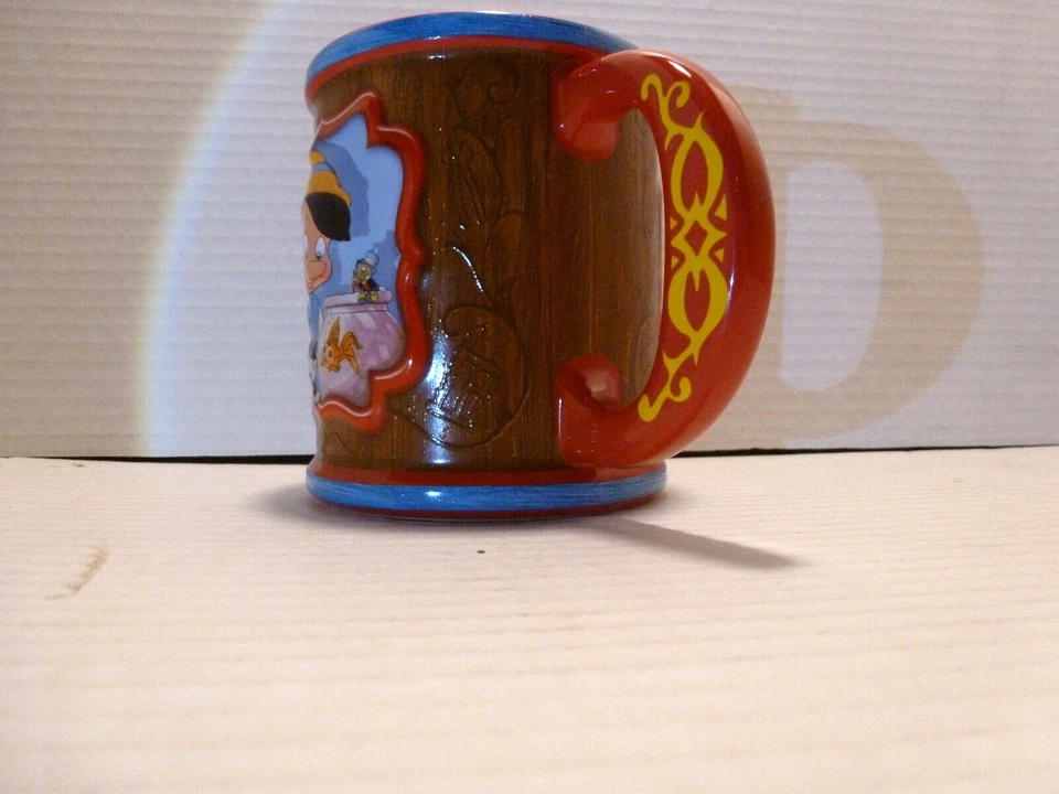 Taza de café Disney Pinocho 80 aniversario 3D NUEVA NUEVA CON ETIQUETAS Foto 3 de 4