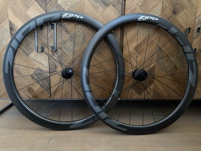 ZIPP 303 S Carbon Wheelset / Shimano Body 9-12 Speed / Very Good