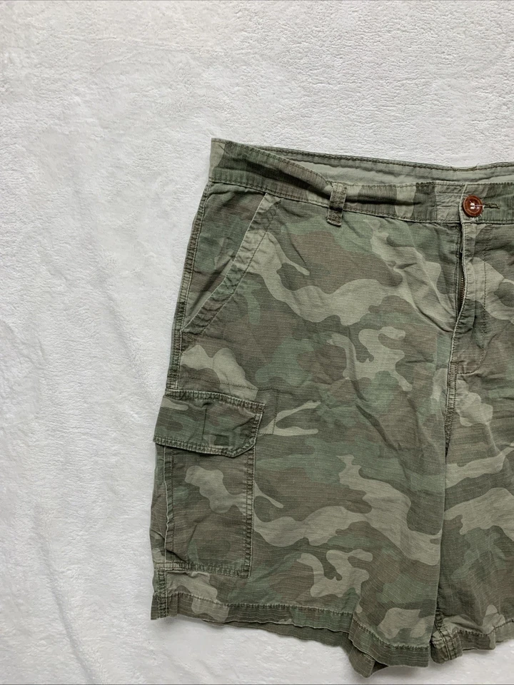 Faded Glory Mens 44 Shorts Cargo distressed Camouflage Utility Ripstop camo - Image 3 of 4