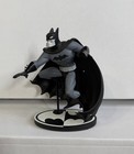 Batman Black And White Statue By Bruce Timm #2514/4000 DC — photo 1