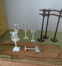 Mixed Lot 9 pc Vintage HO Scale Railroad Train Trackside SIGNALS Traffic SIGNS +