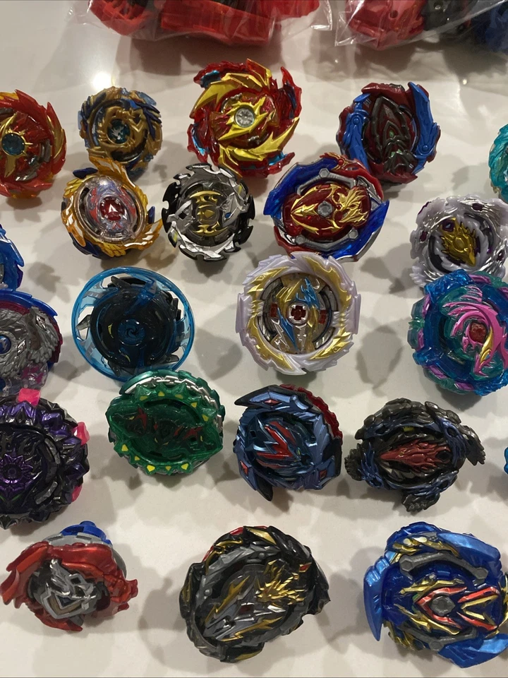Lote masivo de Bayblades (28) Bayblades totales viene con variedad de accesorios tal cual Foto 3 de 4