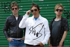 Buzzcocks "Steve Diggle" autographs signed 20x30 cm picture