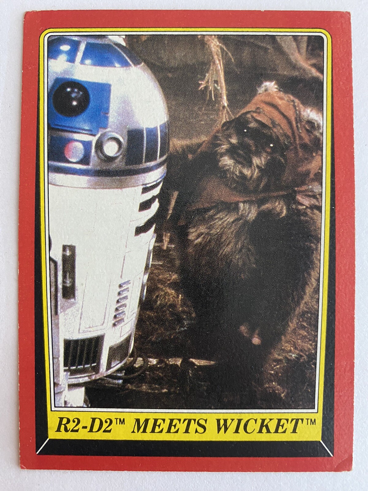 1983 Topps Star Wars Return of the Jedi Trading Card #91 R2-D2 Meets Wicket