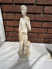 Figura de Porcelana Fisher Boy 14" Hecha en España Lladro Aspecto Similar