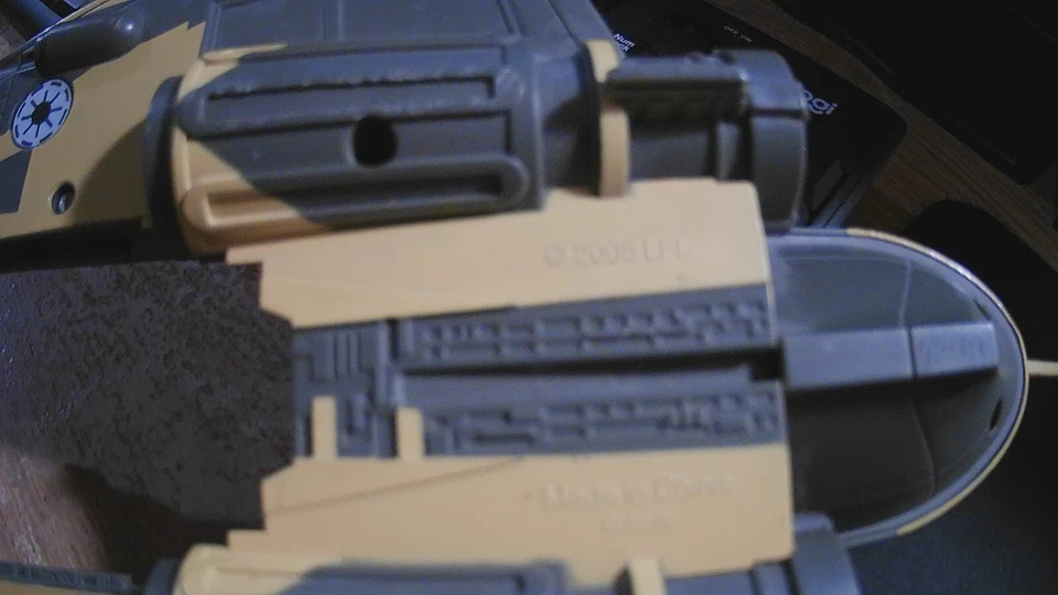 Hasbro LFL Star Wars Space Ship Fighter Anakin E3 2008 como está - algunas piezas Foto 3 de 3