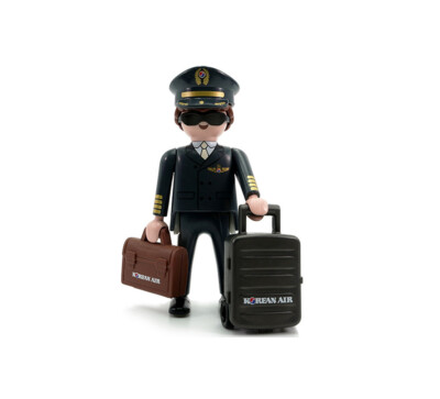 PLAYMOBIL 4-99 71017 Korean air Flight Pilot Crew Figure set PLAYMOBIL 4-99 71017 Korean air Flight Pilot Crew Figure set