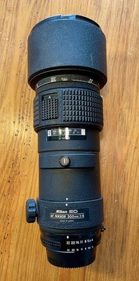 Nikon AF Nikkor 300mm f/4 IF-ED in hervorragendem Zustand , digital und analog 